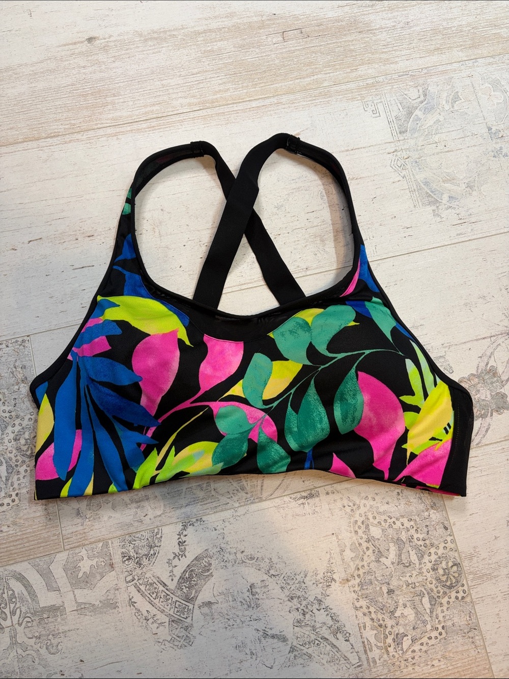 Pink Victorias Secret Active Neon Floral Ultimate Lightly Lined Sports Bra Large